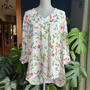 ROSE + OLIVE 1X Cream and Pink Floral Asymmetrical Chiffon Tunic Blouse